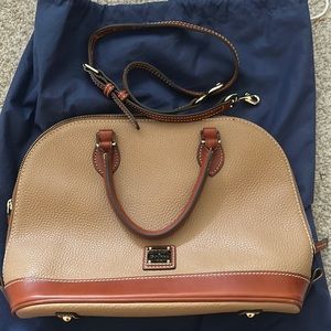Dooney & Bourke crossbody hand bag purse